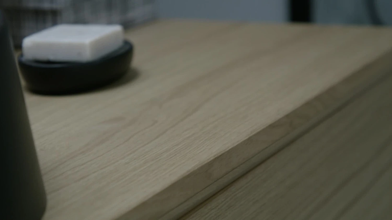 GoodHome Avela Matt Oak Effect Square Edge Chipboard Bathroom Worktop 1.8cm X 45cm X 80cm - Image 2