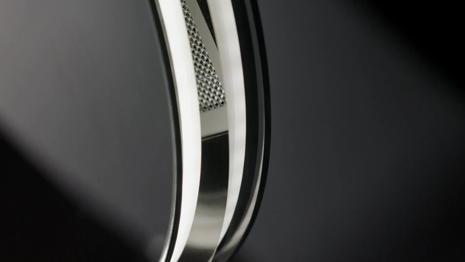 GoodHome Bamia GHAGRO90 Black Glass Round Angled Cooker Hood, (W)90cm - Image 2