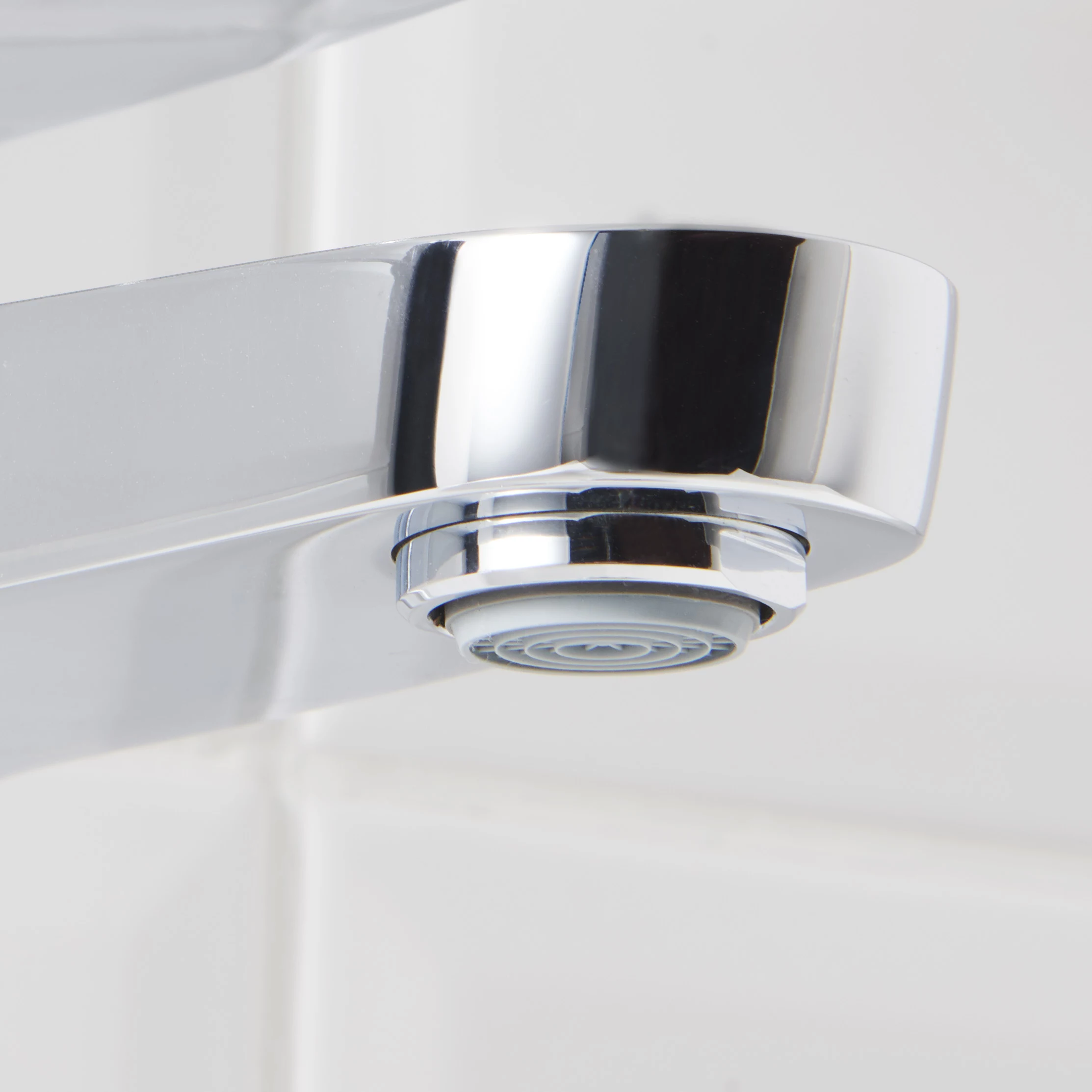 GoodHome Cavally Medium Gloss Chrome Effect Round Deck-mounted Manual Basin Mono Mixer Tap - Image 6