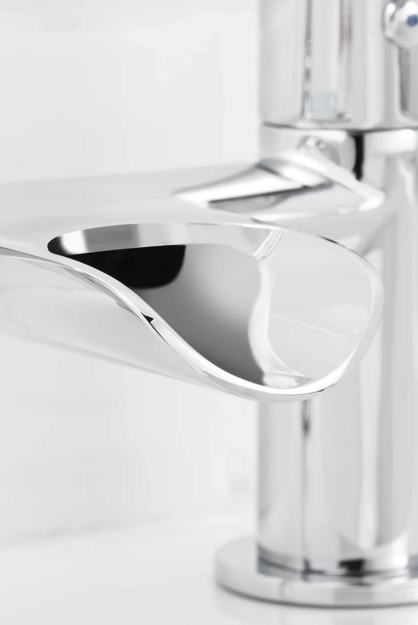 GoodHome Colina Contemporary Bath Filler Tap - Image 3