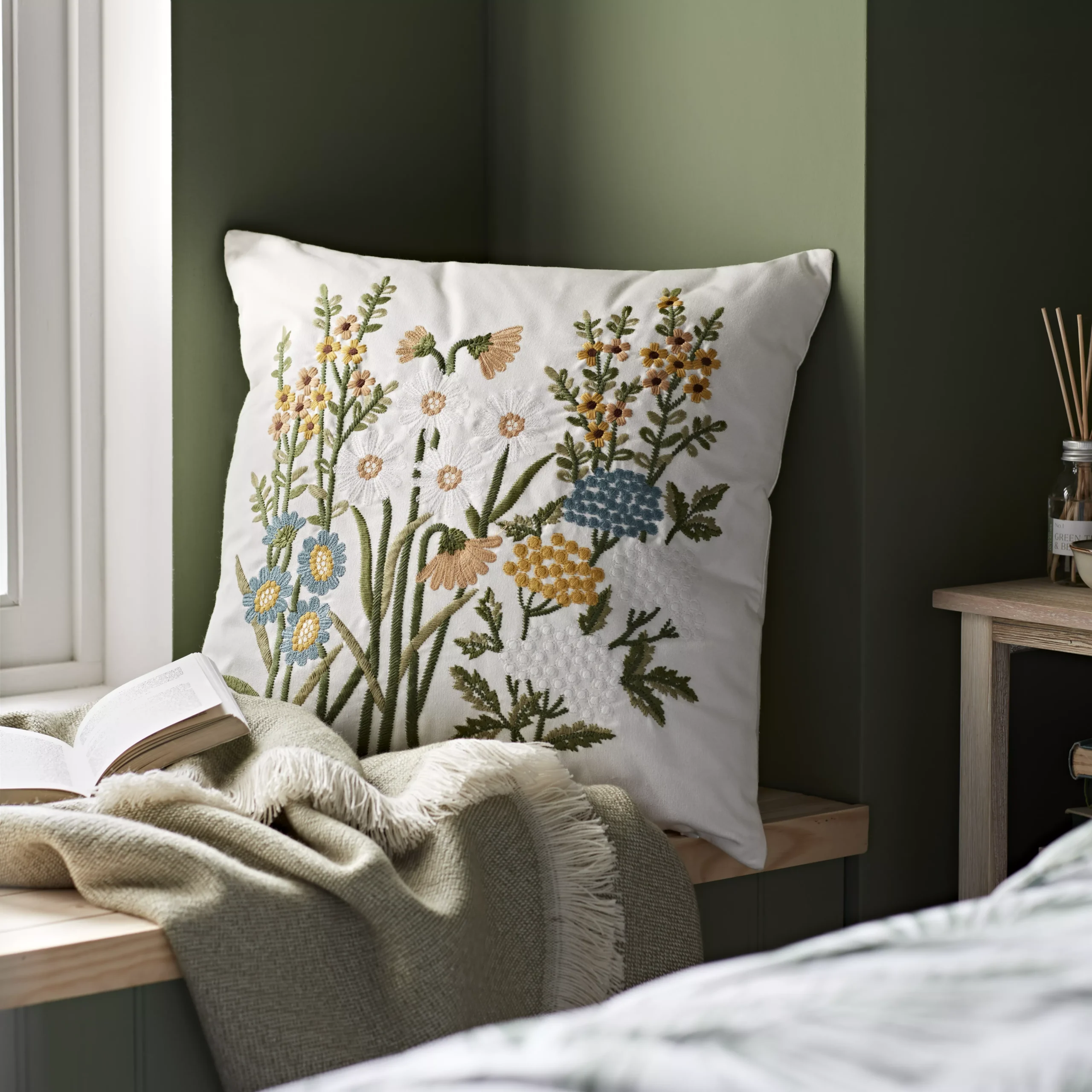 GoodHome Denman Embroidered Indoor Cushion (L)43cm X (W)43cm - Image 4