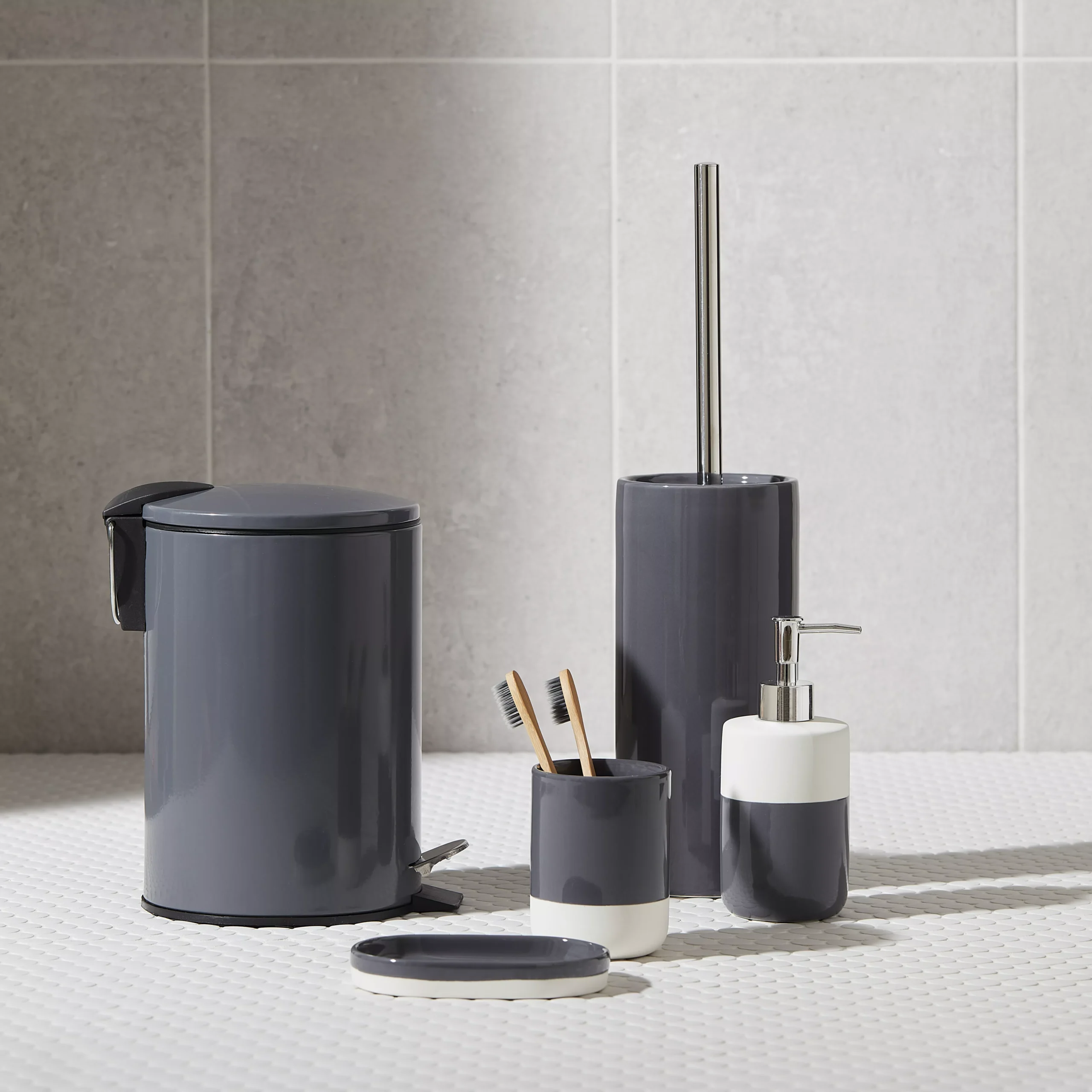 GoodHome Koros Anthracite Ceramic, Polypropylene (PP) & Stainless Steel Toilet Brush & Holder - Image 3