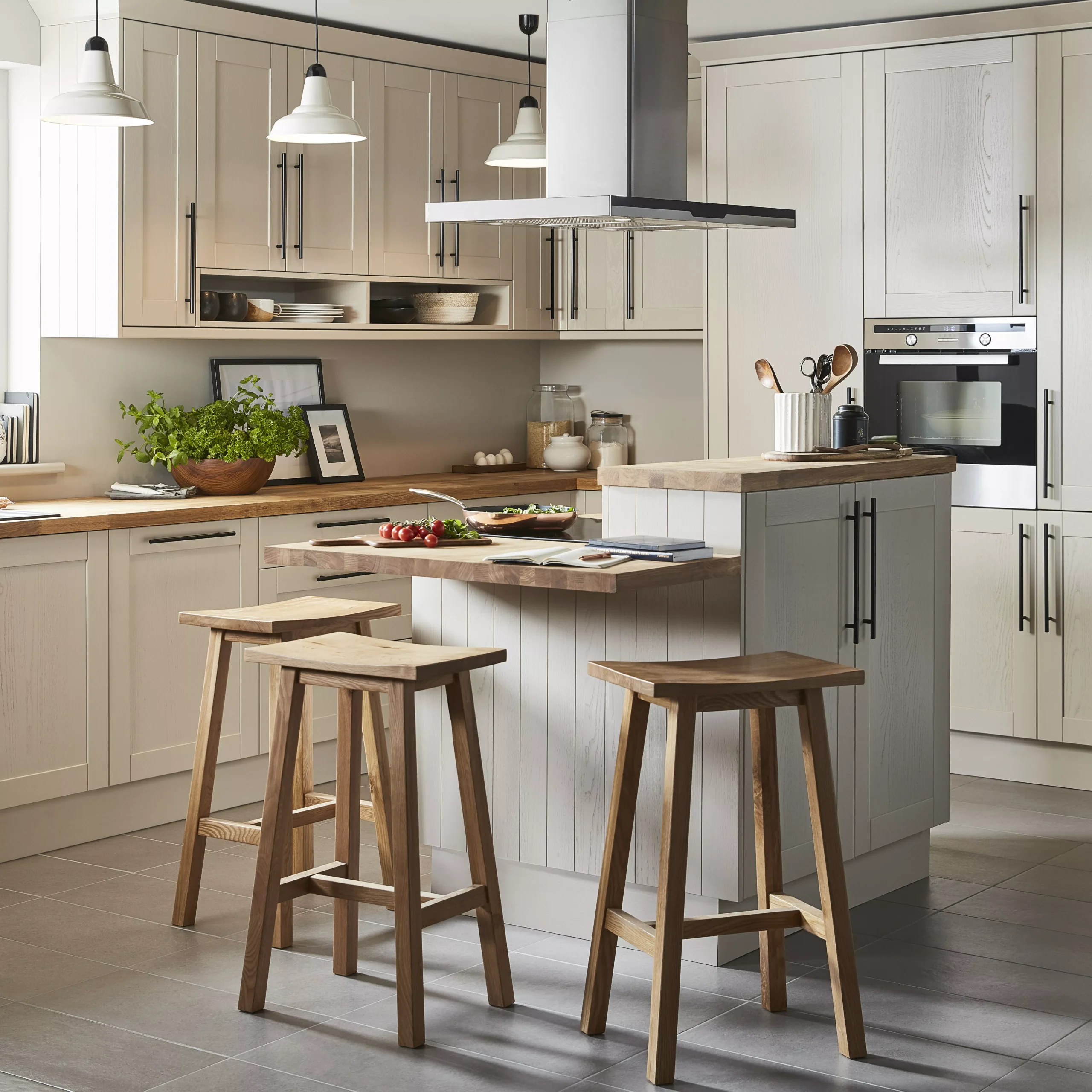 GoodHome Verbena Matt Cashmere Painted Natural Ash Shaker Tall End Panel (H)2190mm (W)570mm, Pair - Image 4